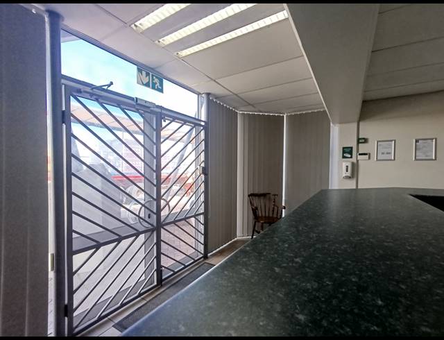 3,301M² WAREHOUSE TO LET IN NEW GERMANY